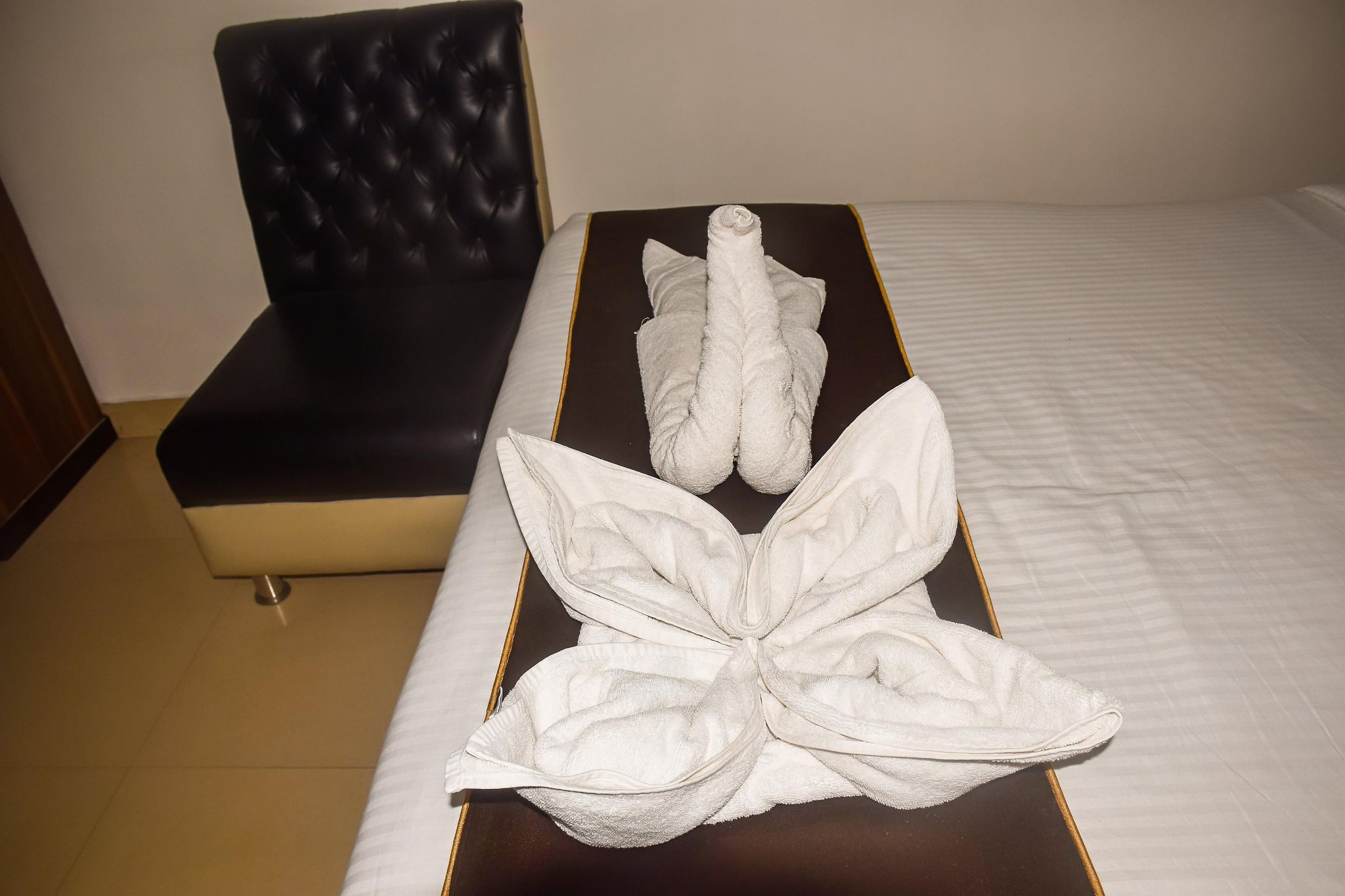 Continental Lodge Deluxe Double Room 5