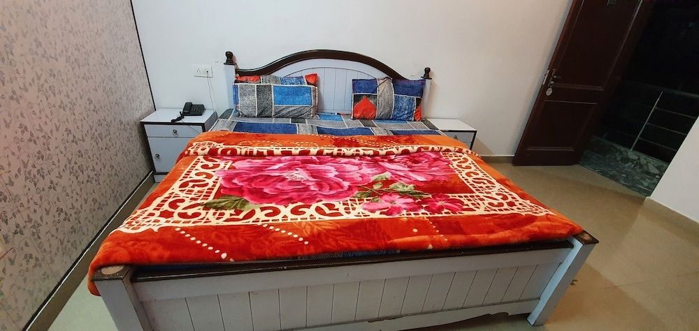 Delhi Homes By Lujo Hotels Standard Room 8