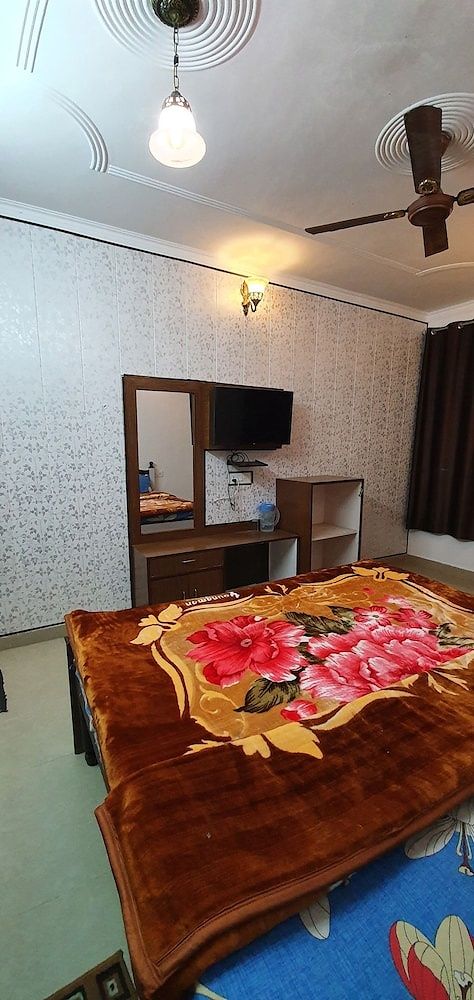 Delhi Homes By Lujo Hotels Standard Room 4