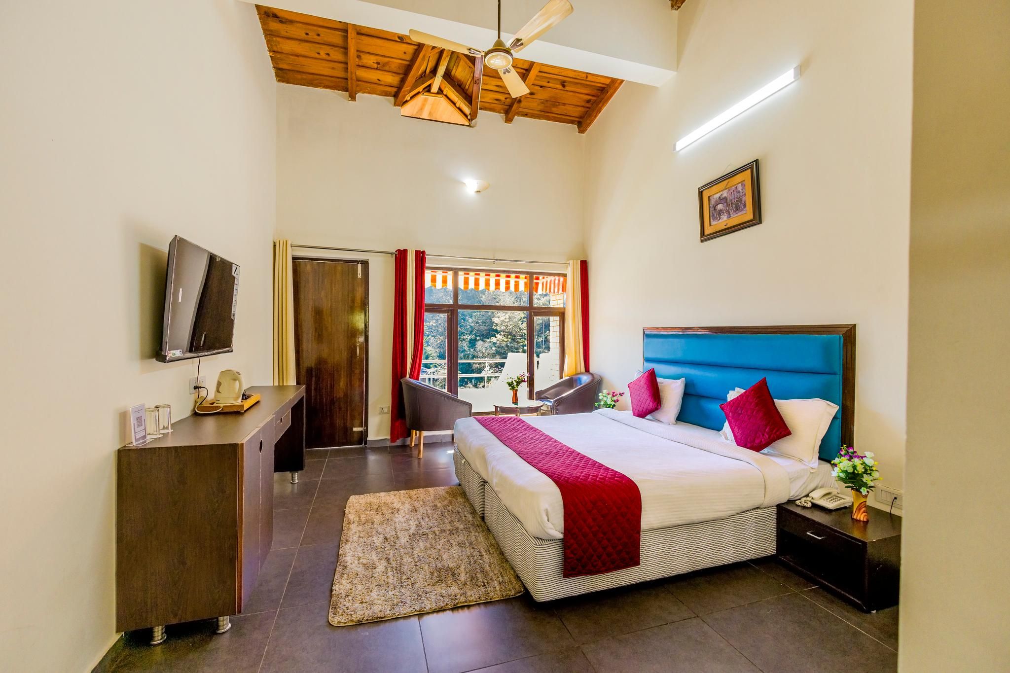 Vaapi Comfort Inn (A Unit Of SAM Hotels) Premium Room with Balcony 4