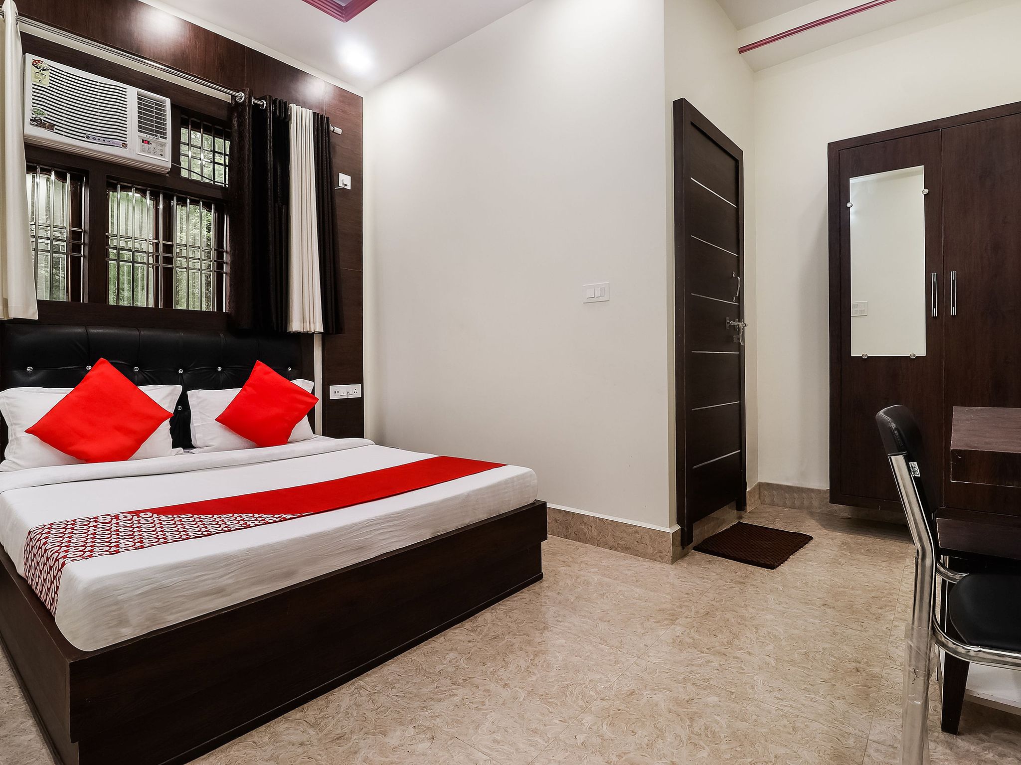 Hotel O Perfect Stay Classic Room 3