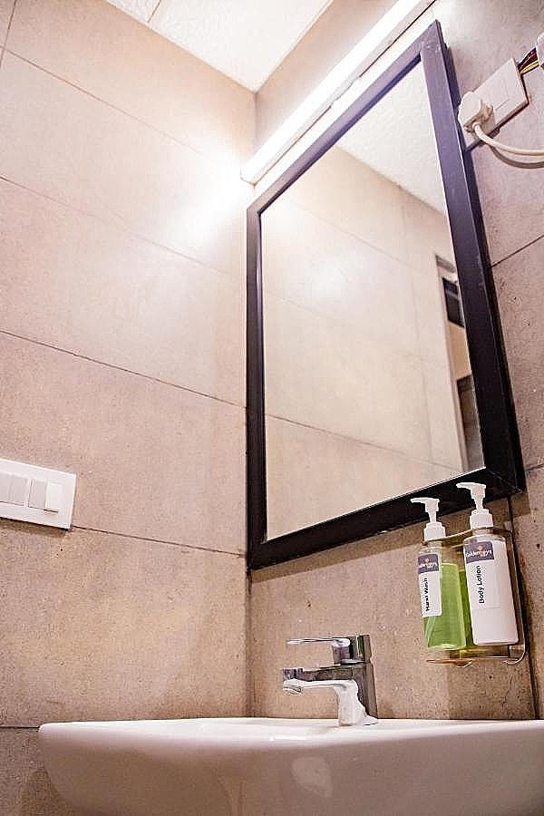 Golden Keys Inn Premium Room 9