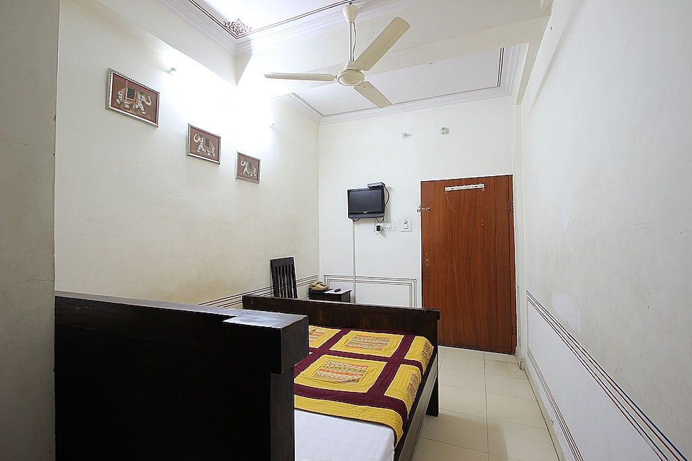 Hotel Raghuraj Palace Standard Room 17