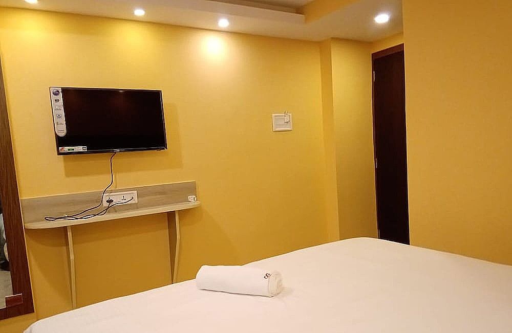 FabHotel Step Inn Deluxe Double Room 26