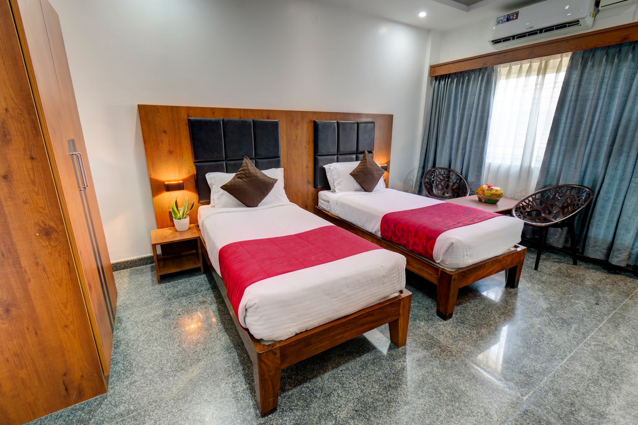 United Kites Hassan Premium Double 4