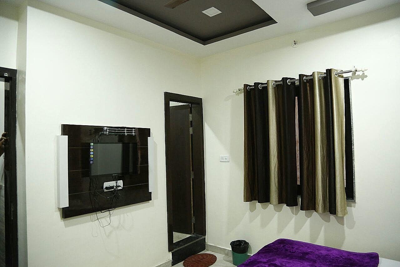 Deluxe Four Bed Non Ac