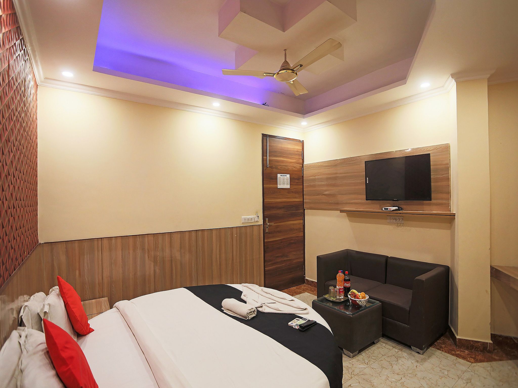 Hotel Rainbow Deluxe Room