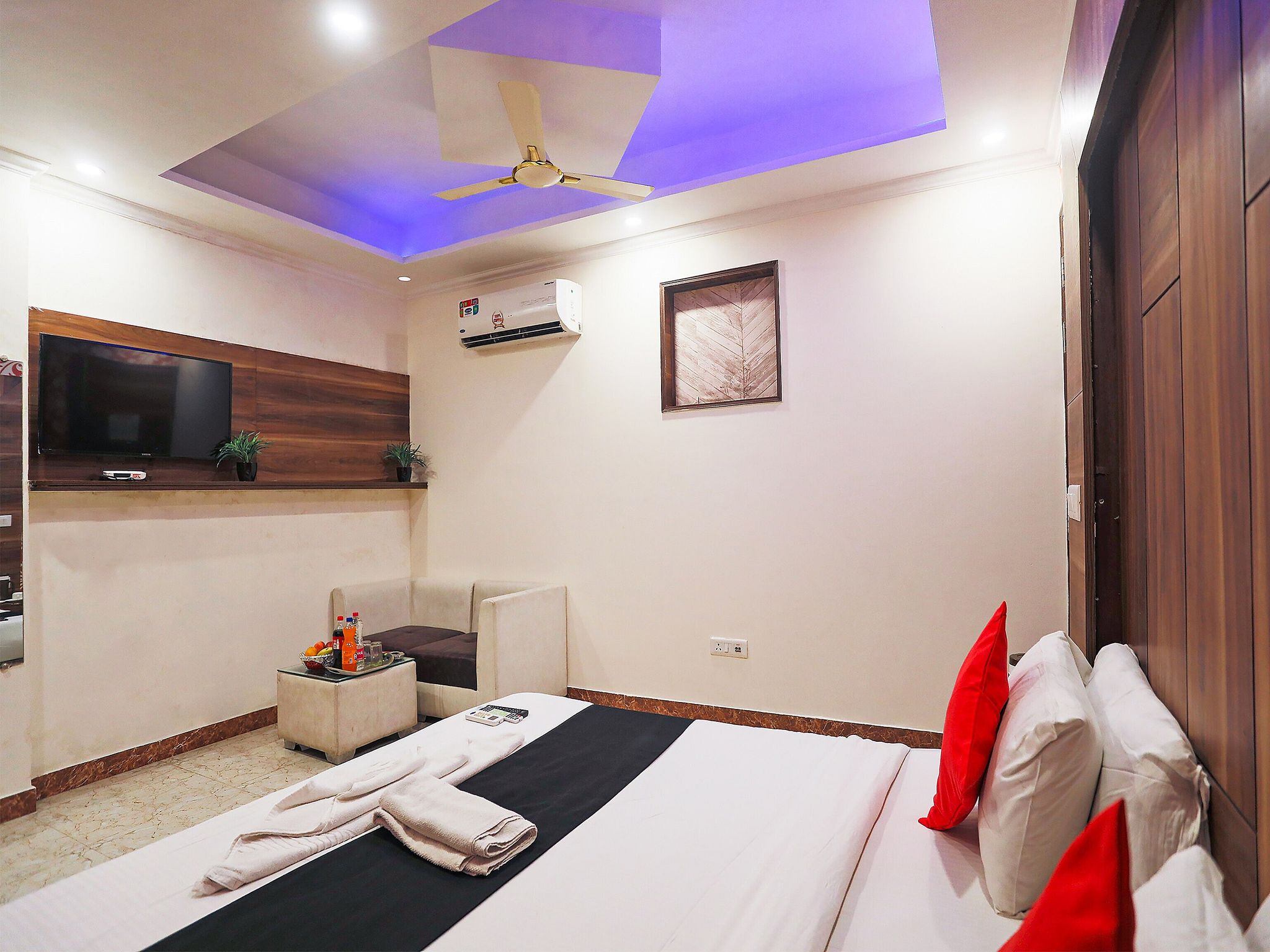 Hotel Rainbow Deluxe Room 2