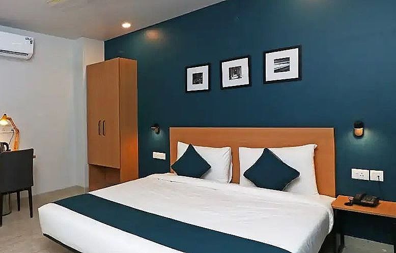 Aadat Hotel Subhash Chowk, Gurgaon Deluxe Room 6