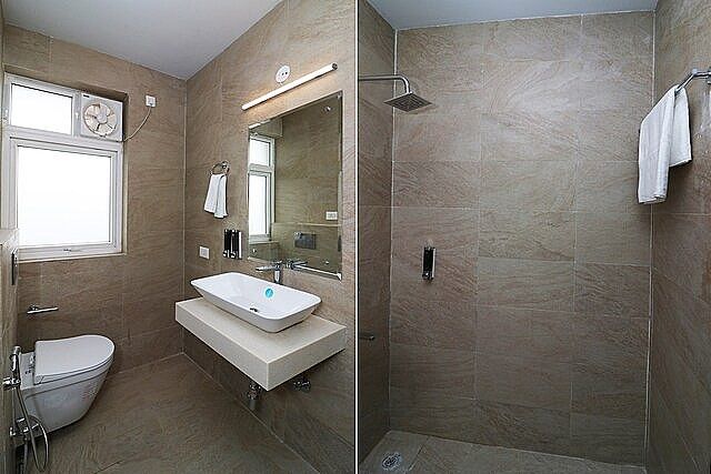 Aadat Hotel Subhash Chowk, Gurgaon Deluxe Room 8