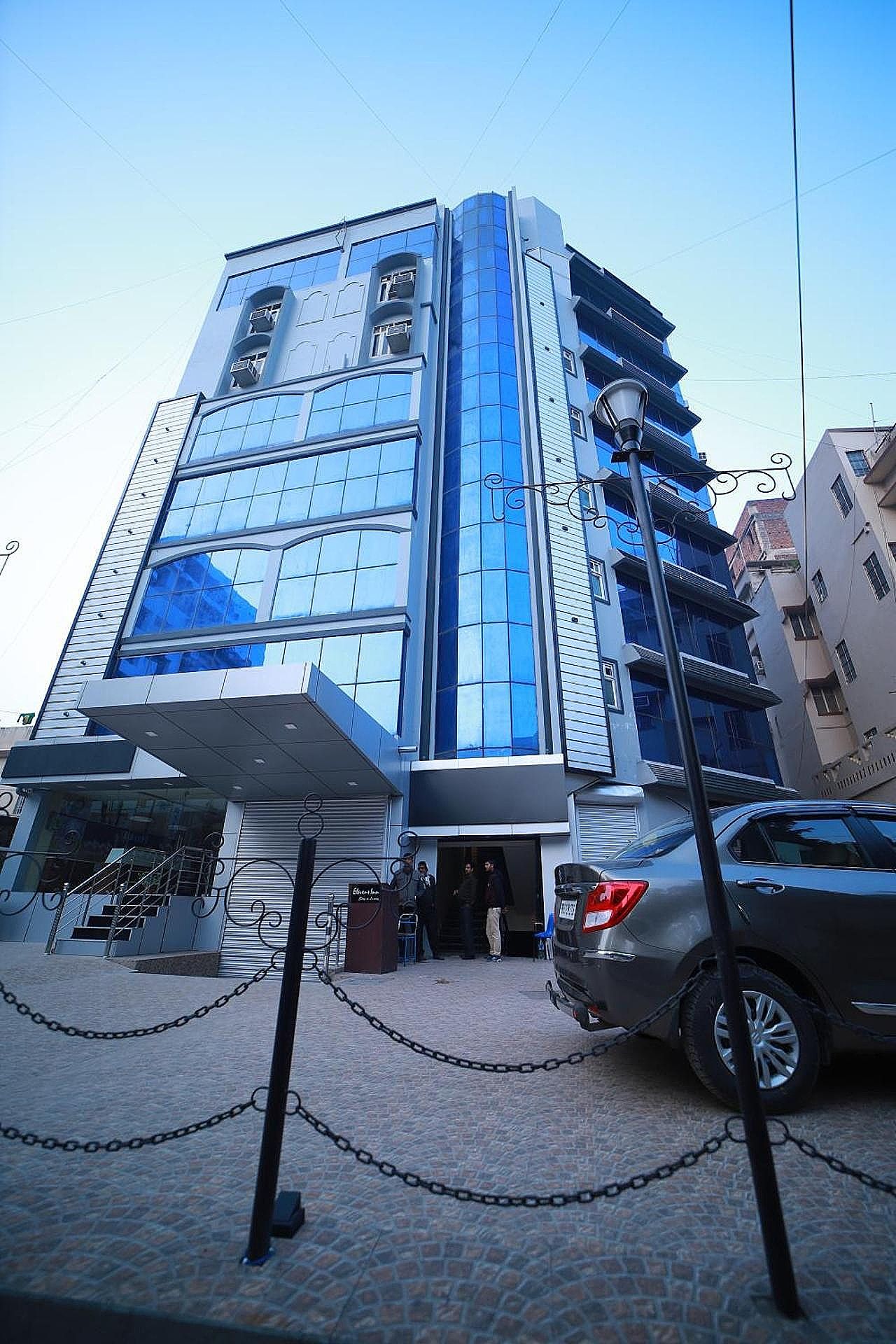 undefined Click Capital House 6