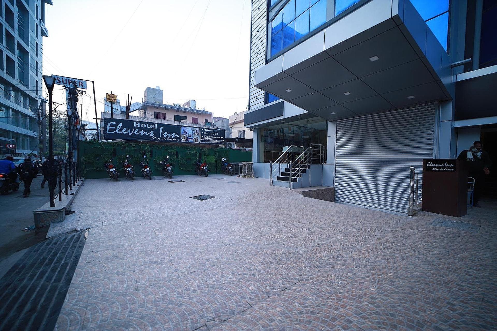 undefined Click Capital House 8