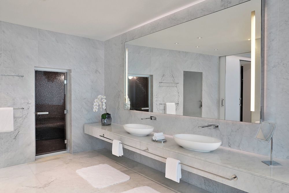 W Abu Dhabi - Yas Island Extreme WOW Suite, 1 Bedroom, View with Complimentary Yas Beach Access 5