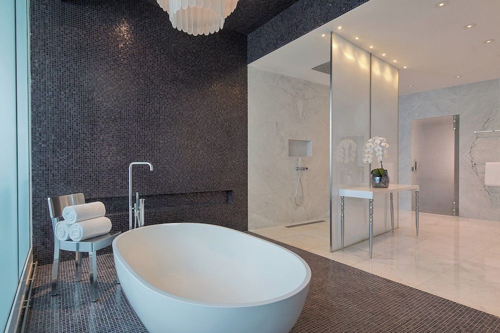 W Abu Dhabi - Yas Island Extreme WOW Suite, 1 Bedroom, View with Complimentary Yas Beach Access 4