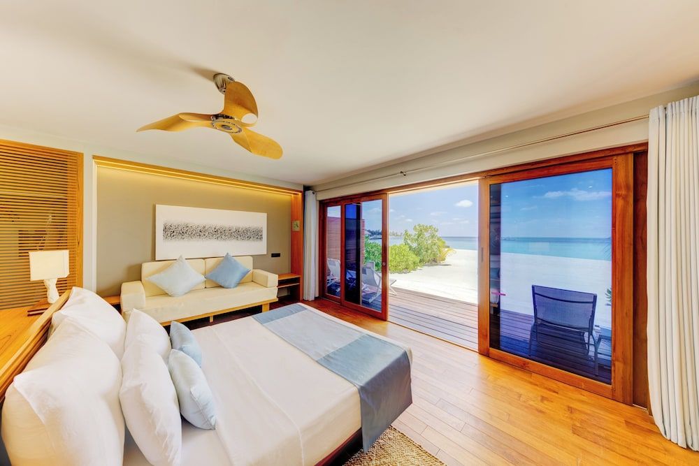 Cinnamon Velifushi Maldives