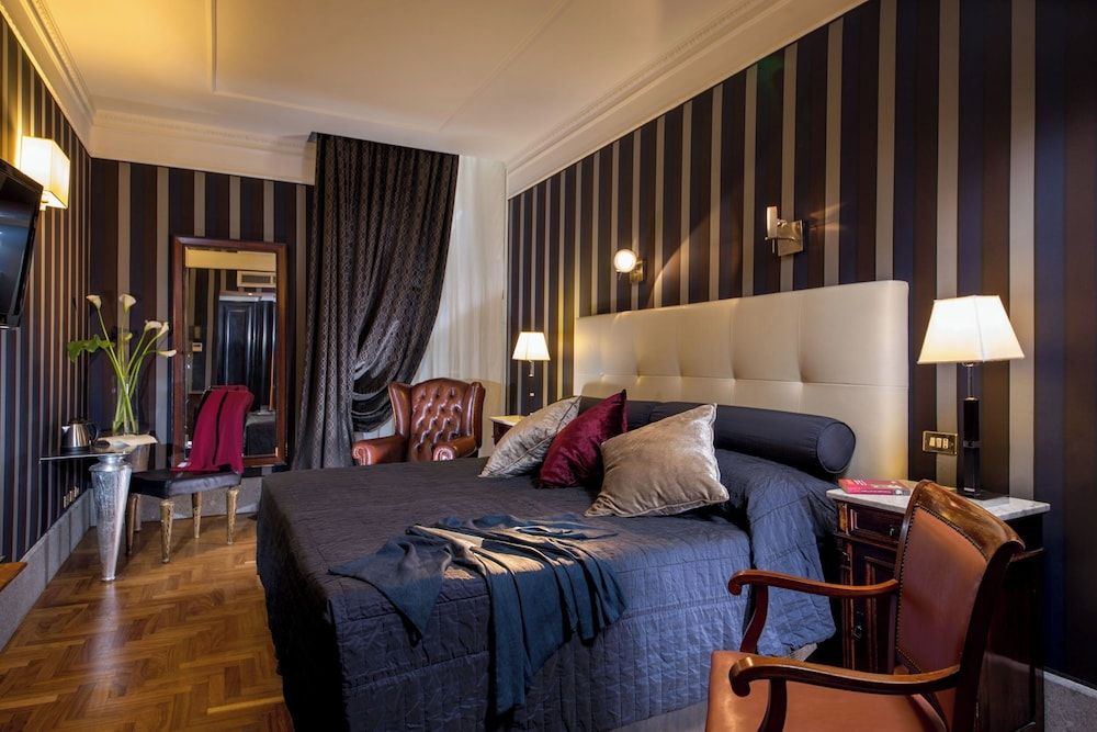 undefined The Inn at the Spanish Steps 4