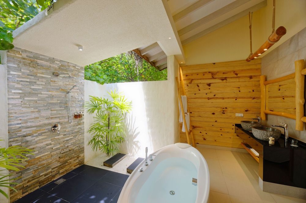 Beach Suite with Pool with Floating Breakfast