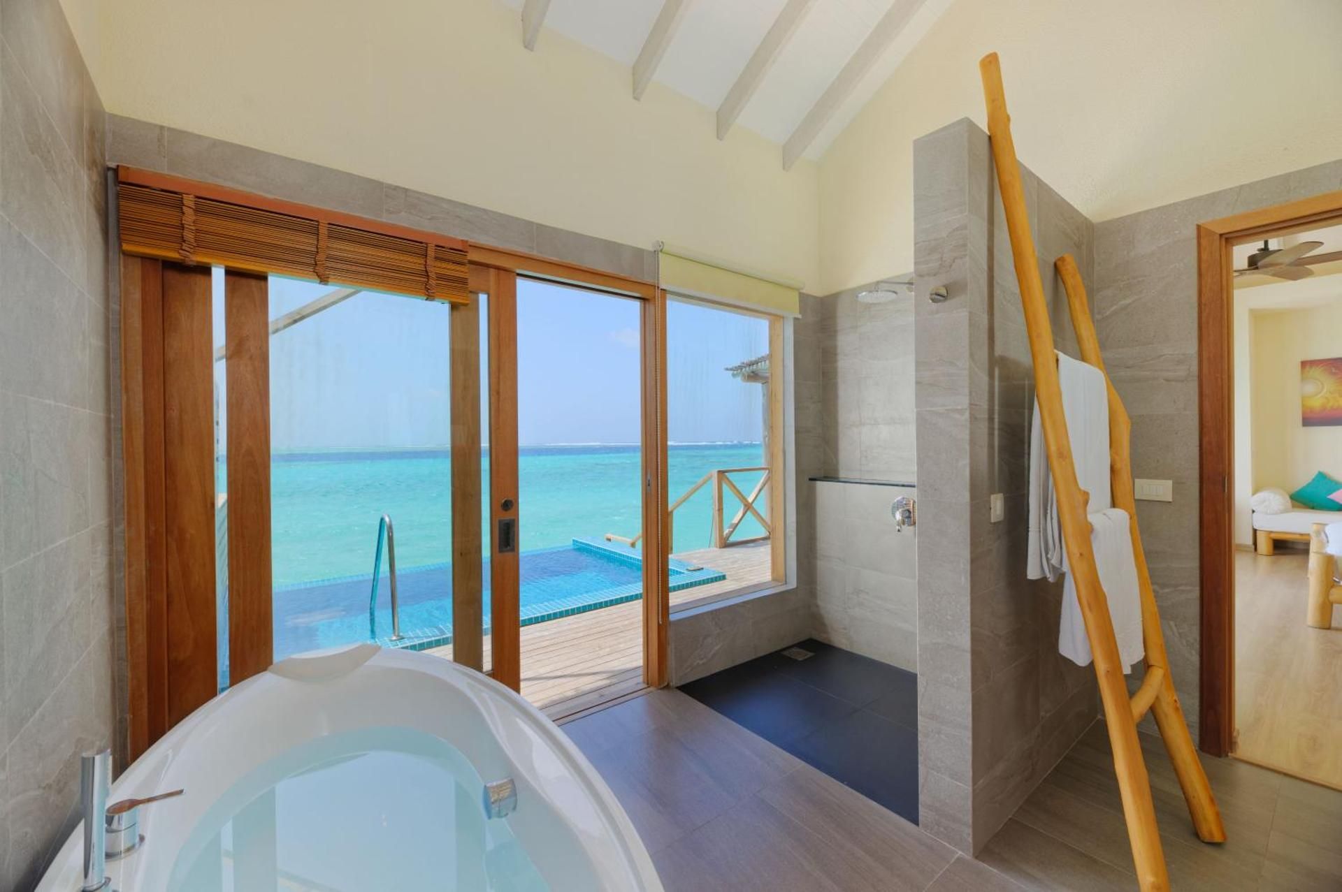 Aqua Suite with Pool