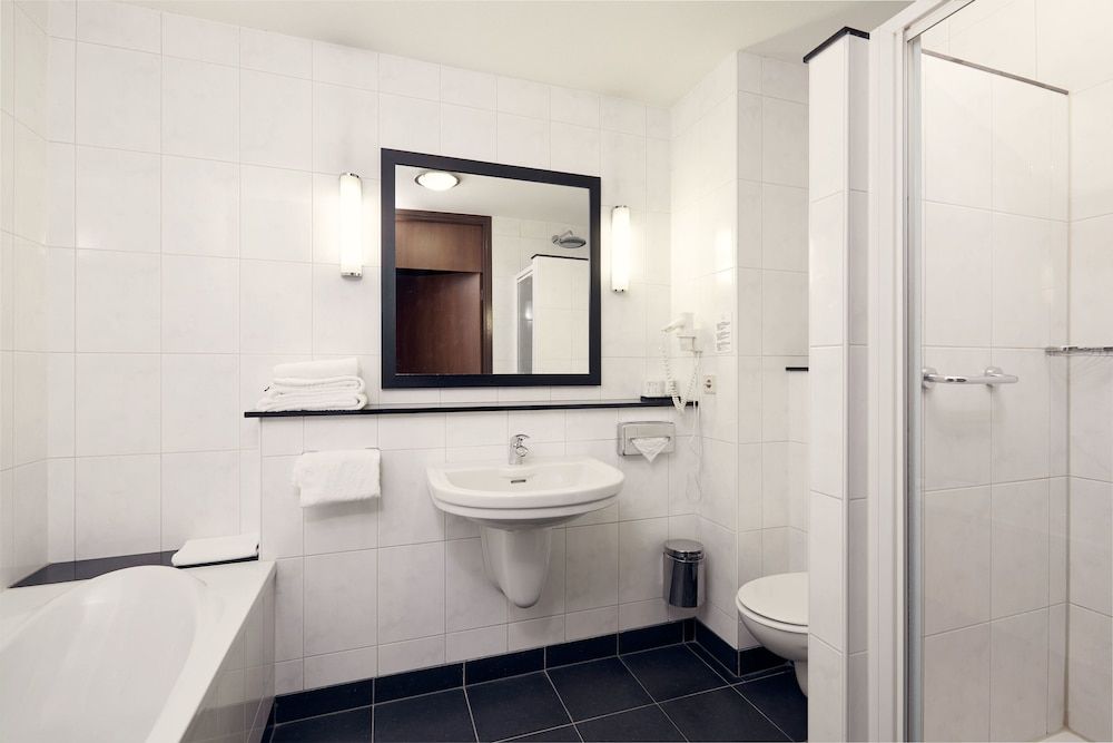 Van der Valk Hotel Eindhoven Comfort Triple Room 3