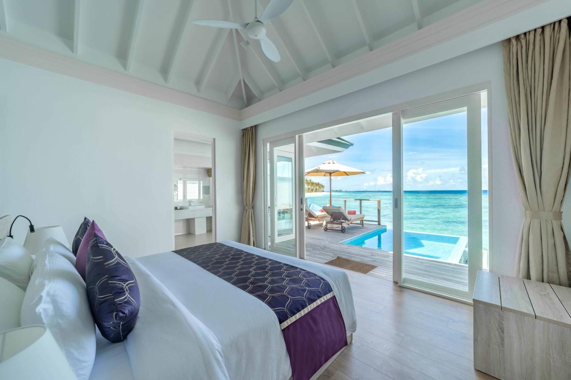 Ocean Villa With Pool And Slide - Free Seaplane Transfer for 2, min 7 Night Stay