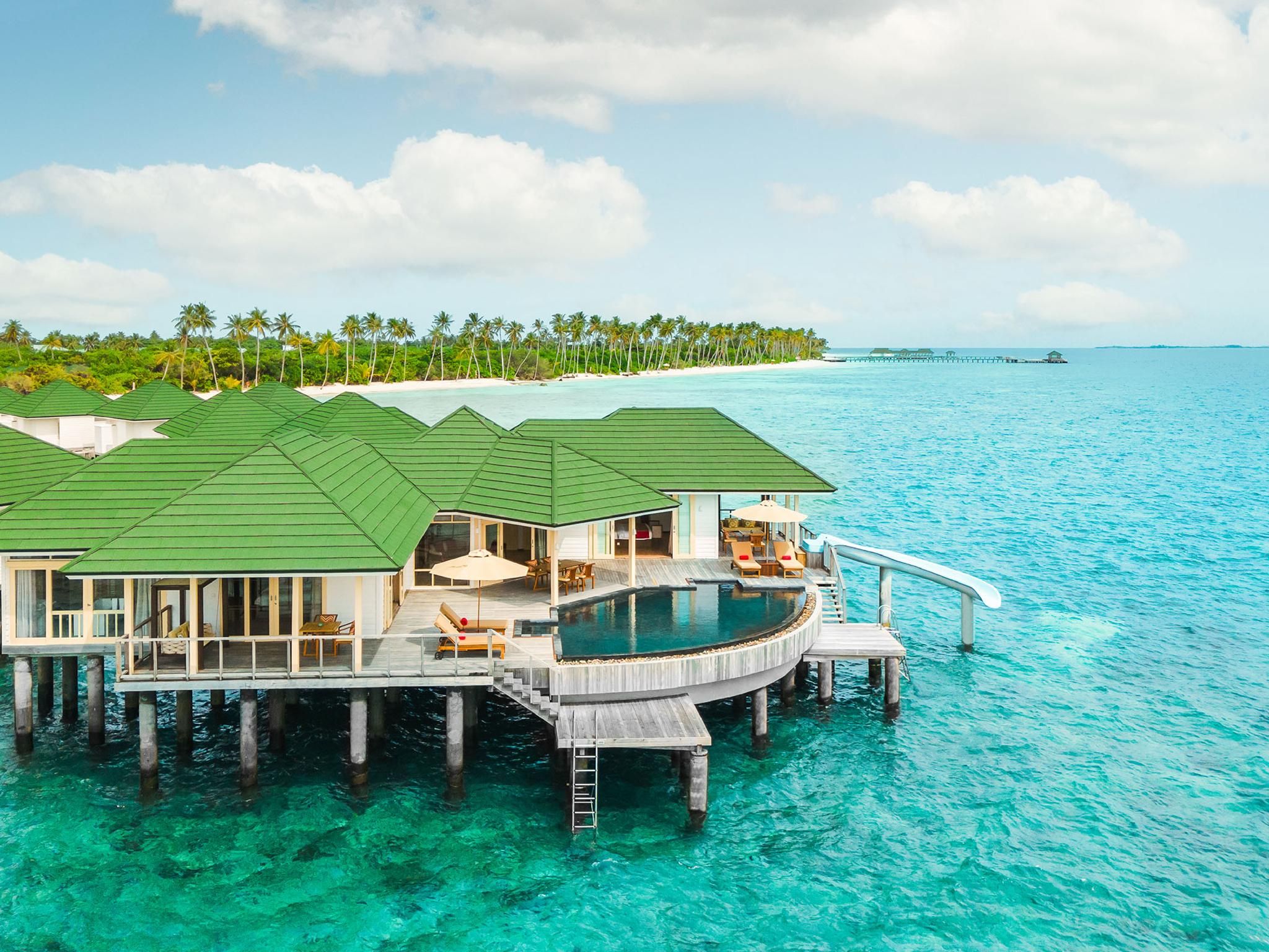 Grand Water Pavilion with Pool and Slide, 2-Bedroom - Free Seaplane Transfer for 2, min 7N stay