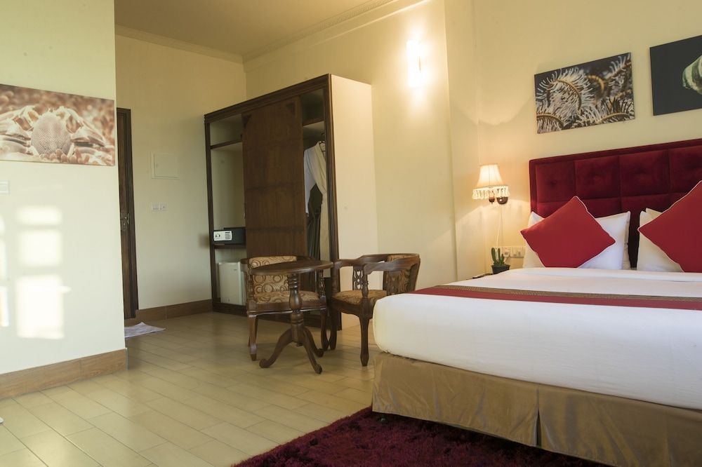 Global Residence Superior Room, Balcony, Sea View 3