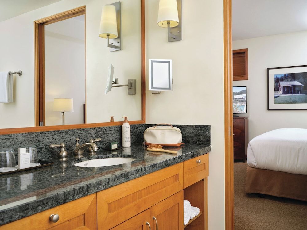 Pan Pacific Whistler Village Centre Lower Floor, Suite, 2 Bedrooms 3