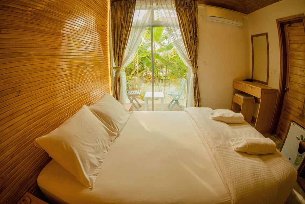 Perla Dhangethi Deluxe Double or Twin Room 9