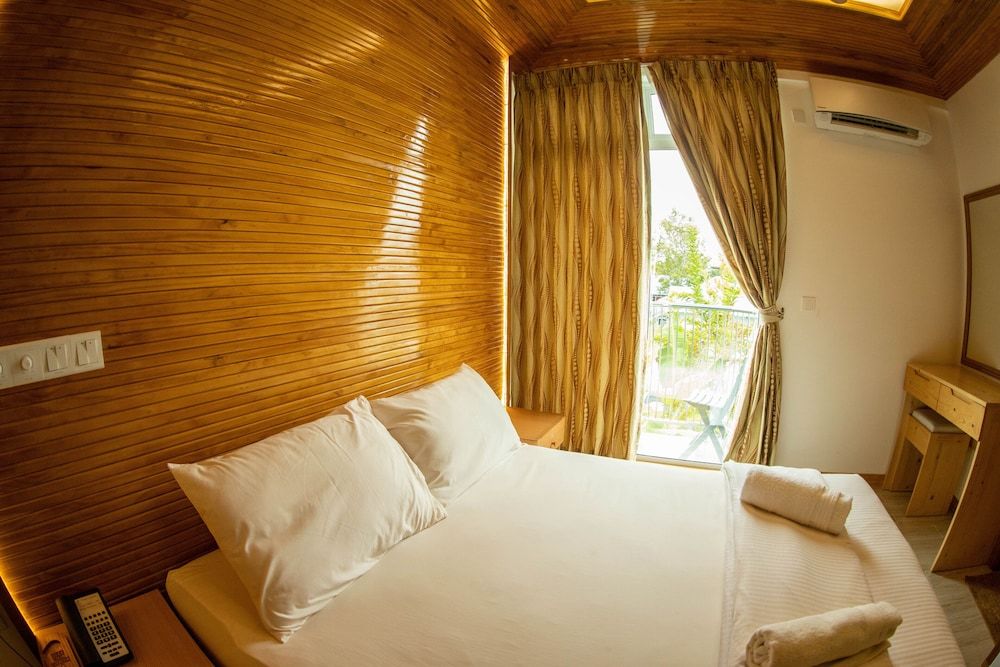 Perla Dhangethi Deluxe Double or Twin Room 16