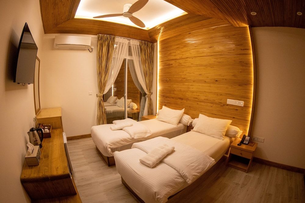 Perla Dhangethi Deluxe Double or Twin Room 12