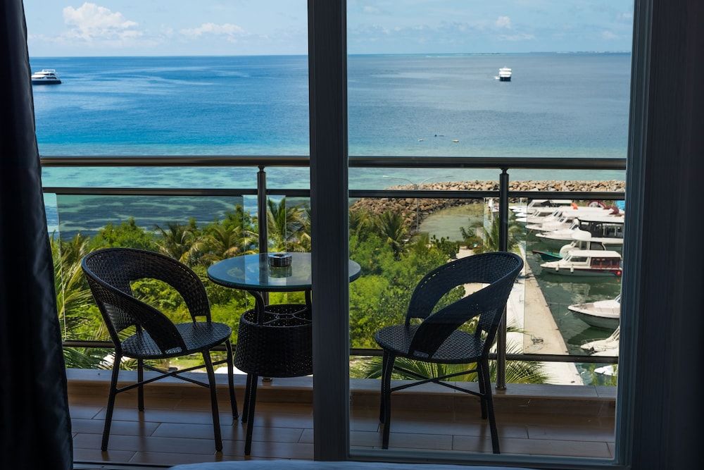 undefined iCom Marina Sea View 3