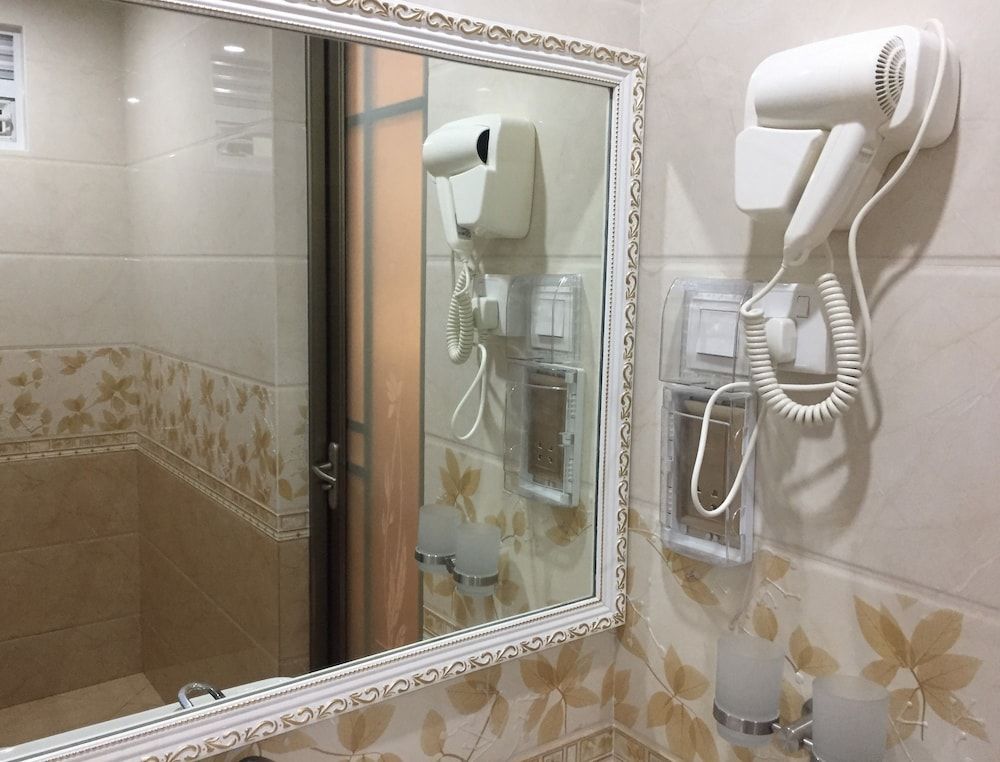 Rosemary Boutique Deluxe Double or Twin Room 4