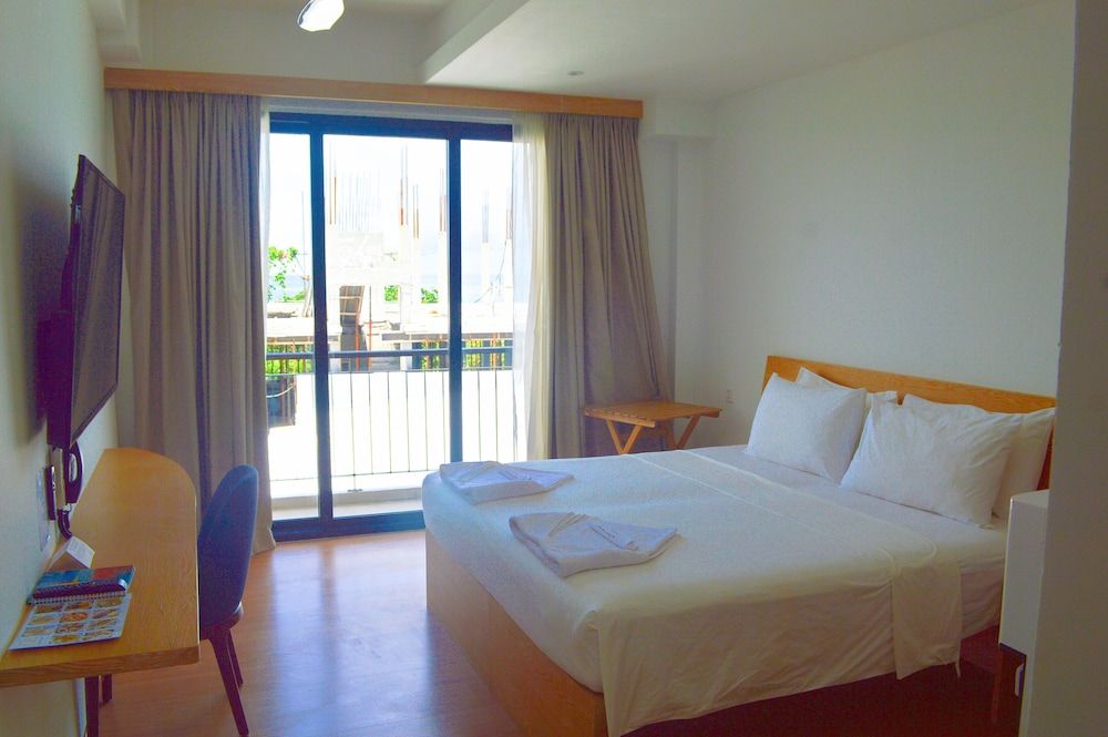 Ranthari Hotel and Spa Ukulhas Maldives Deluxe Double Room, Balcony 4