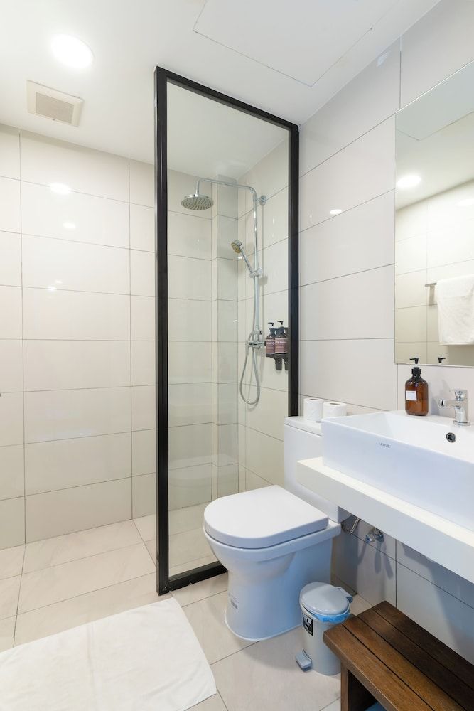 Ranthari Hotel and Spa Ukulhas Maldives Family Room, Balcony, Sea View 5