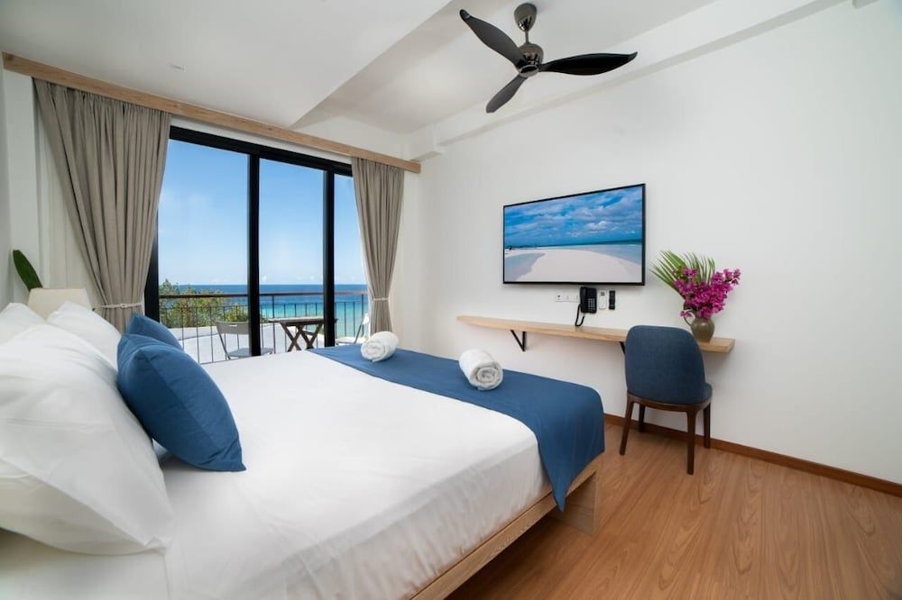 Ranthari Hotel and Spa Ukulhas Maldives Deluxe Double Room, Balcony, Sea View 4