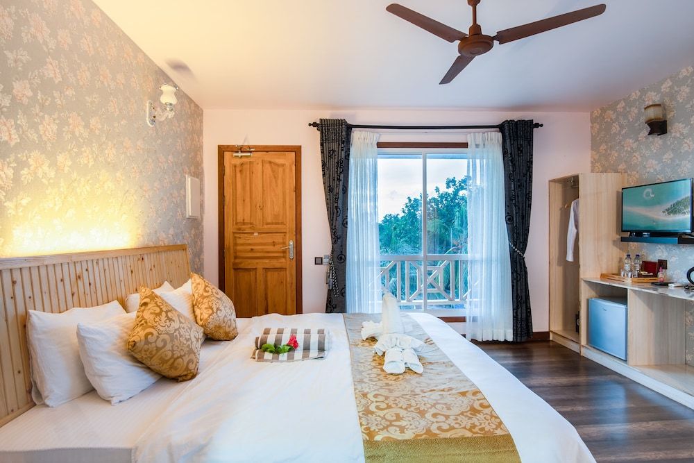 Ostrov Palm Villa Deluxe Double Room with Balcony 7