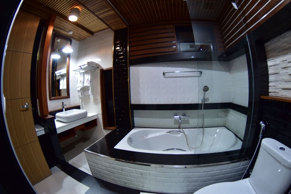 Millennium Island Residence Deluxe Room 4