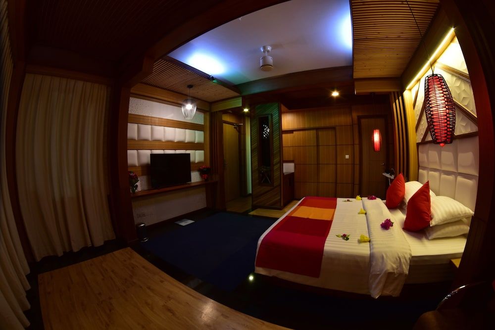 Millennium Island Residence Deluxe Room 2