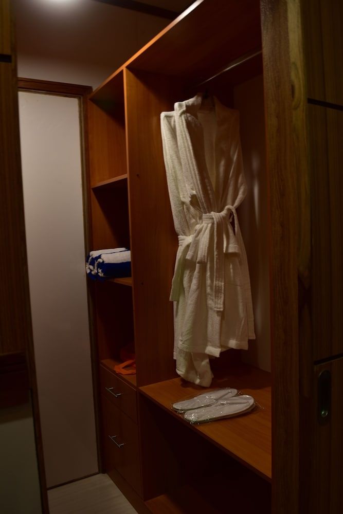 Millennium Island Residence Deluxe Room 6