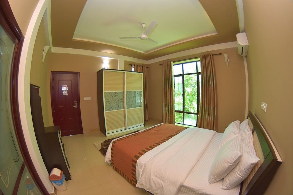 Calyx Grand Fuvahmulah Deluxe Double Room 2