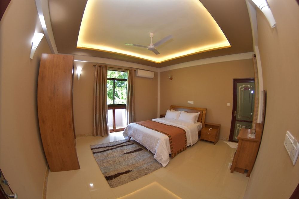 Calyx Grand Fuvahmulah Deluxe Double Room 7