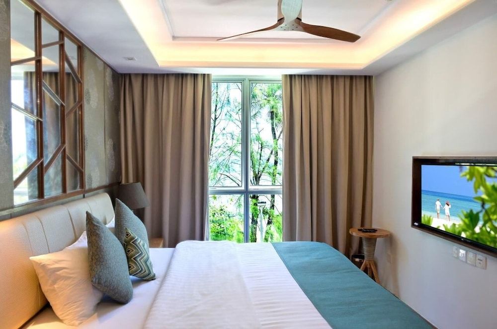 Seasalter Maldives Deluxe Sea View Room 4