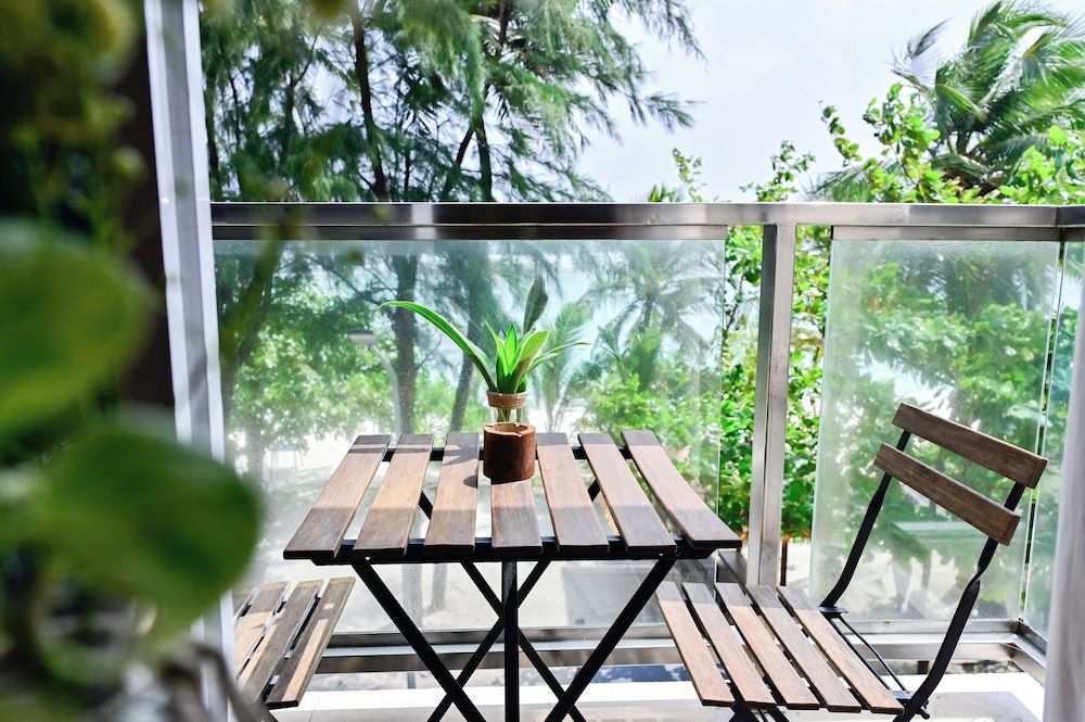 Seasalter Maldives Deluxe Sea View Room 9