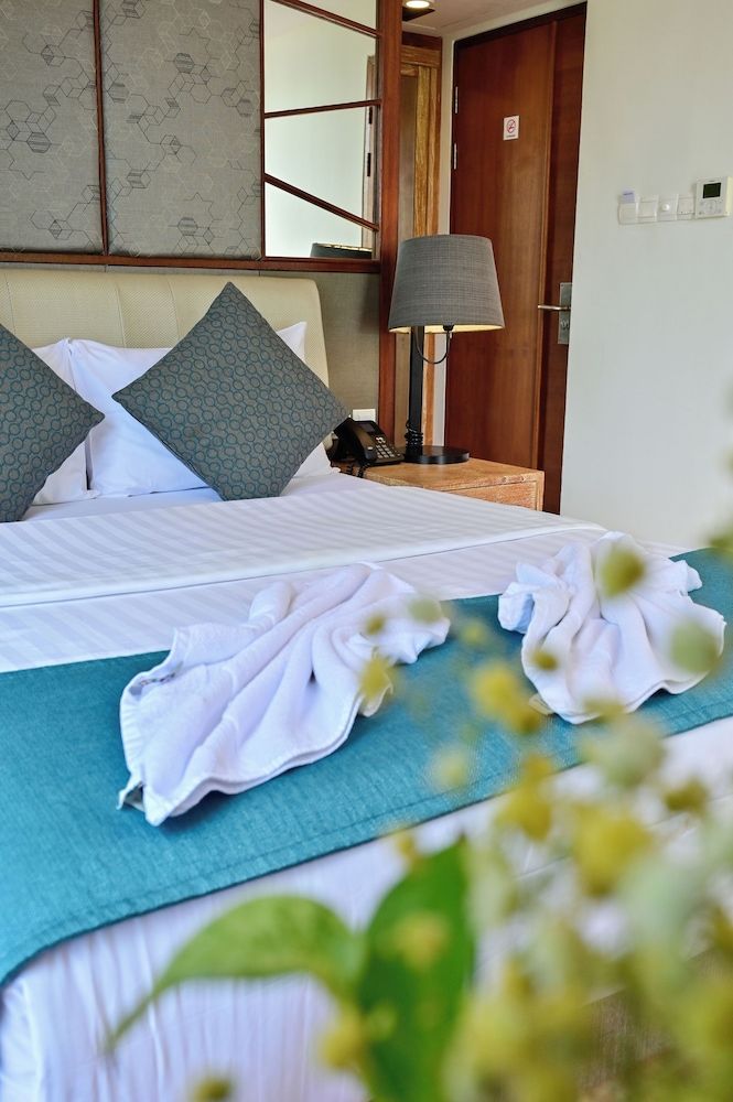 Seasalter Maldives Deluxe Room 2