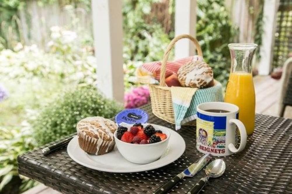 Hidden Garden Cottages & Suites Suite, Non Smoking, Private Bathroom (Cottage or Suite) 7