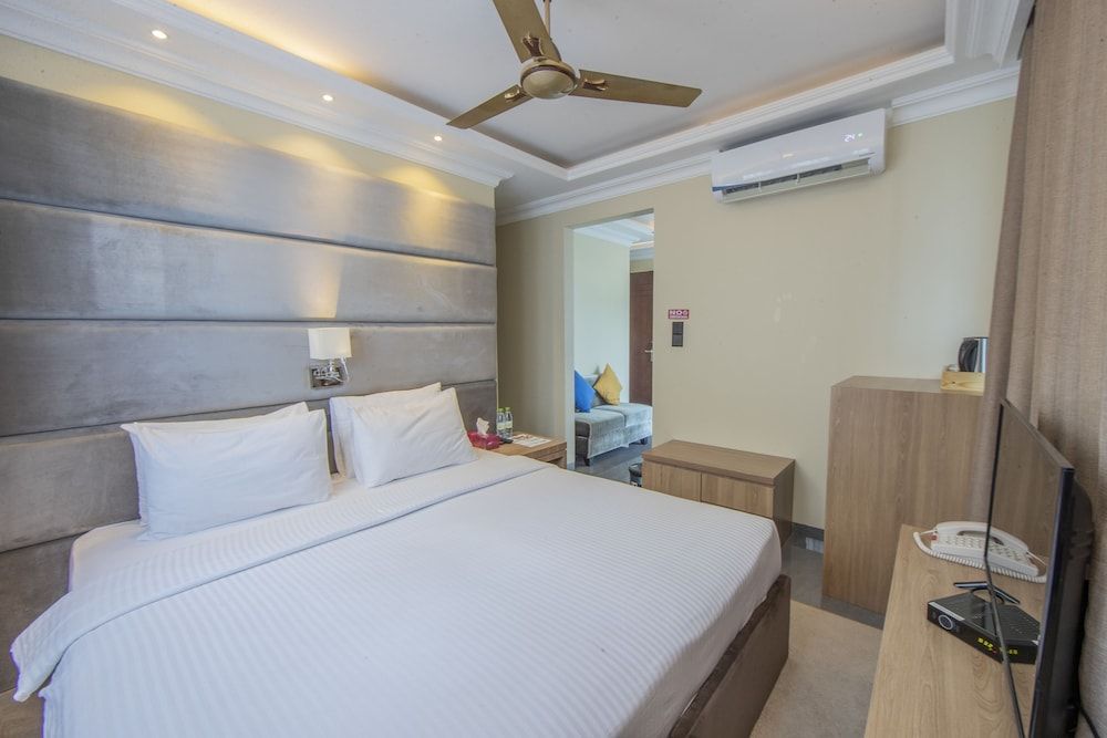 Coral Grand Beach & Spa Deluxe Double Room 5