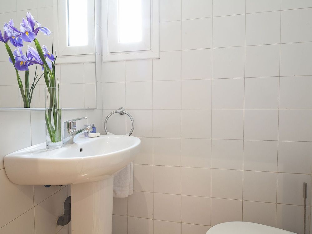 undefined Grandom Suites 8