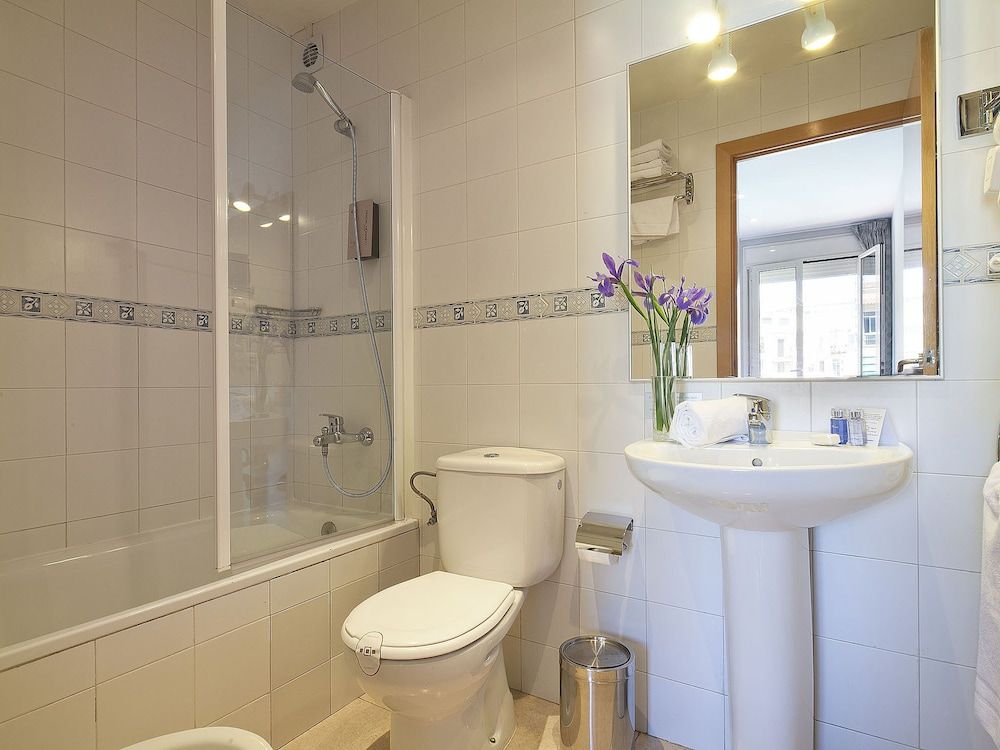 undefined Grandom Suites 7