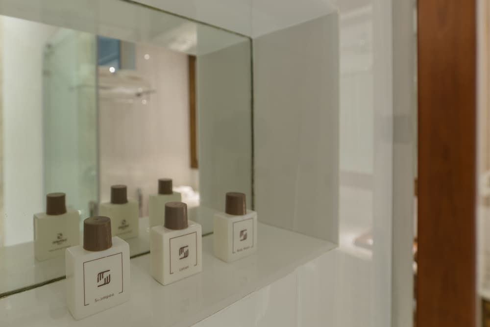 Samann Host Executive Suite-Balcony View with Free Return Airport Transfer 7