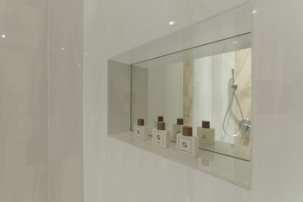 Samann Host Executive Suite-Balcony View with Free Return Airport Transfer 5